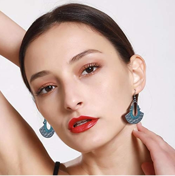 🥳🥳NEW🥳🥳GORGEOUS!! Vintage Boho Dangle Earrings 🥳🥳 - Picture 2 of 14